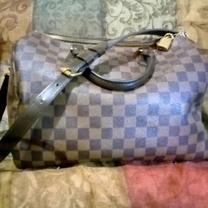 Louis vuitton gently used handbag